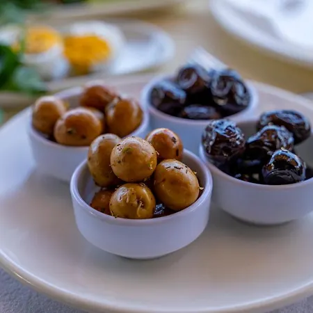 Queen Boutique Bitez