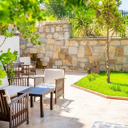 Queen Boutique Hotel