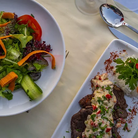 Queen Boutique Bitez