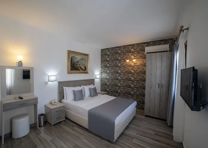 Queen Boutique Hotel 2*