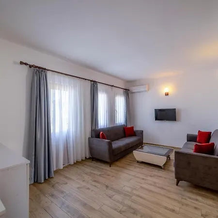 Queen Boutique Hotel 2*