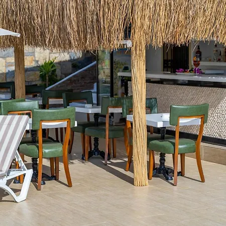 Queen Boutique Bitez