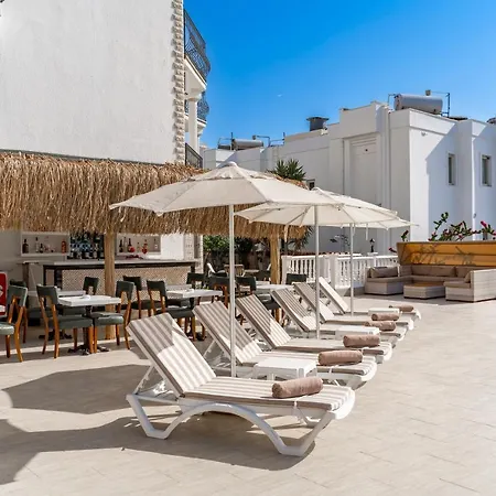 Queen Boutique Bitez