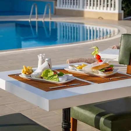 Queen Boutique Hotel Bitez