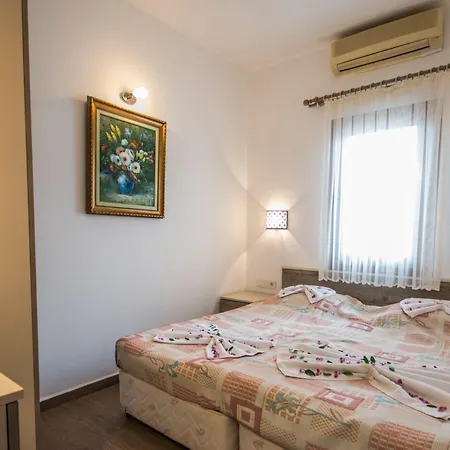 Hotel Queen Boutique 2*