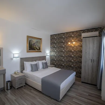 Queen Boutique Hotel 2*